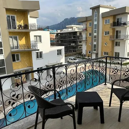 1+1 Melis Alsancak Apartment Karavas  Exterior photo